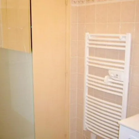 Holiday home Maison Accueillante A Avec Piscine Privee *